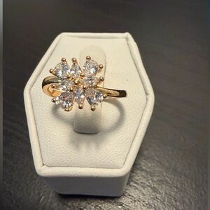 New Flower ring size 7